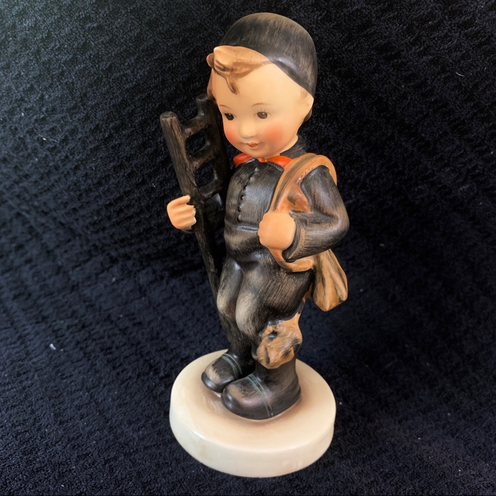 Hummel " CHIMNEY SWEEP " Figurine # 12/1 TMK-3